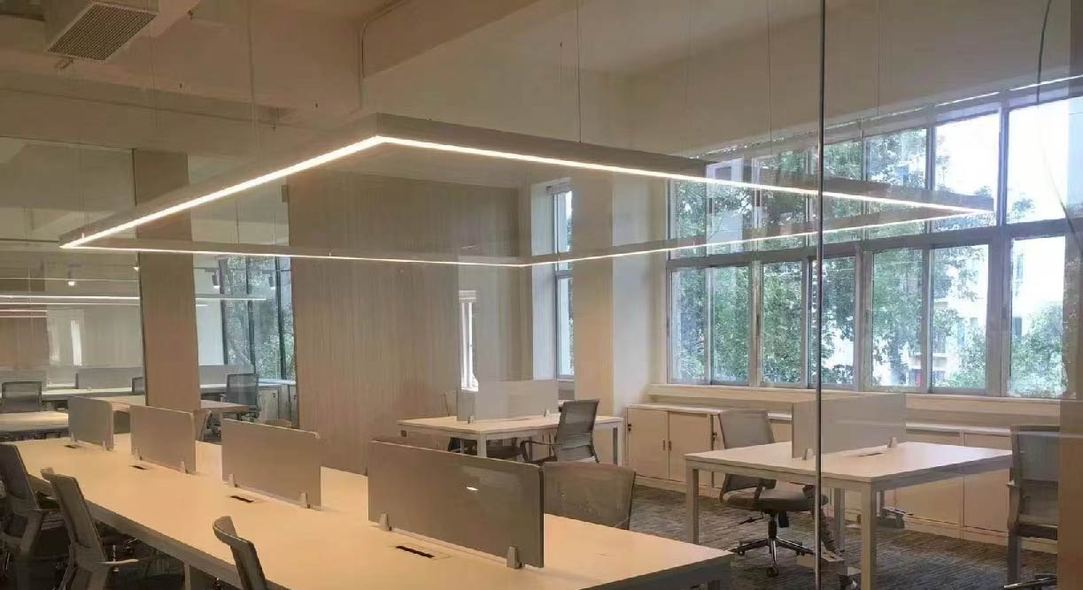 �k������